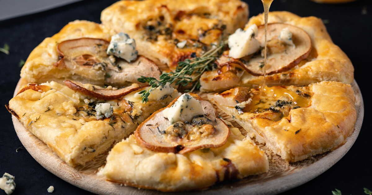 Une tarte salée poires et bleu pour un dîner réconfortant