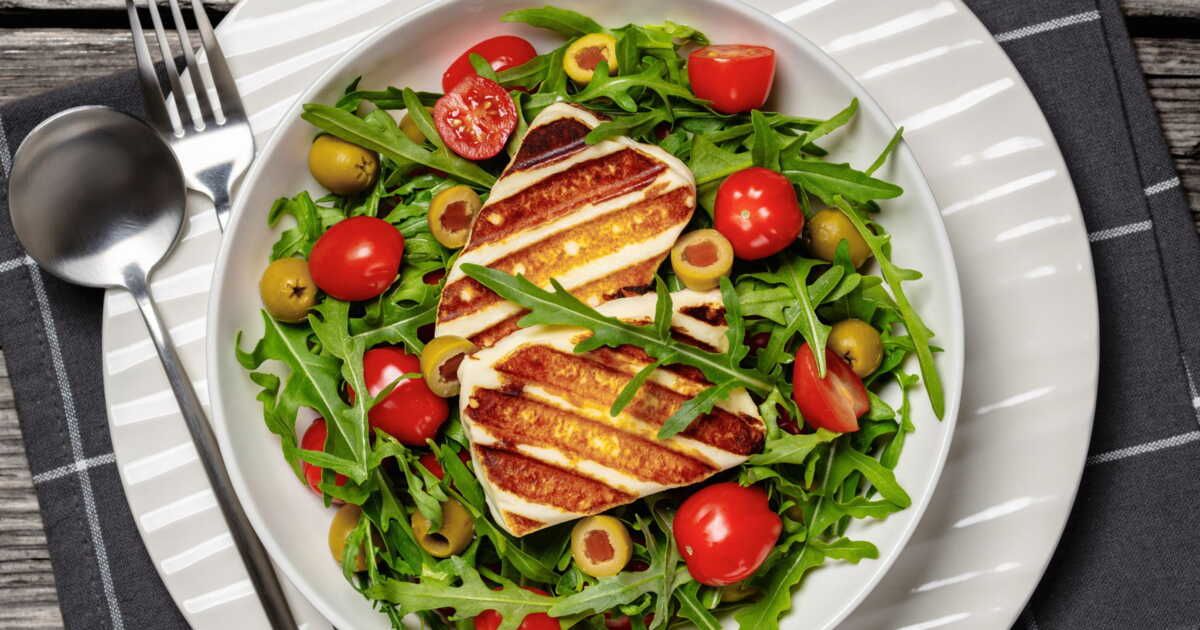 Prolongez l'été avec ces recettes créatives au halloumi