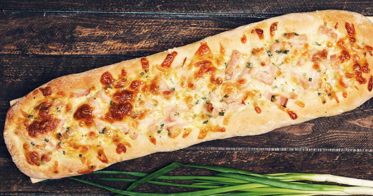 Découvrez la tartine façon flammekueche : un repas express qui ravira petits et grands