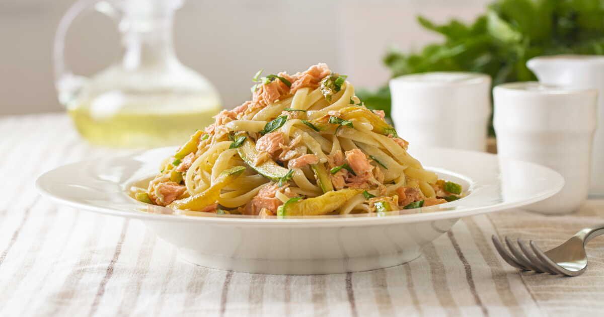 pâtes au saumon rôti : la recette rapide qui séduit toute la famille