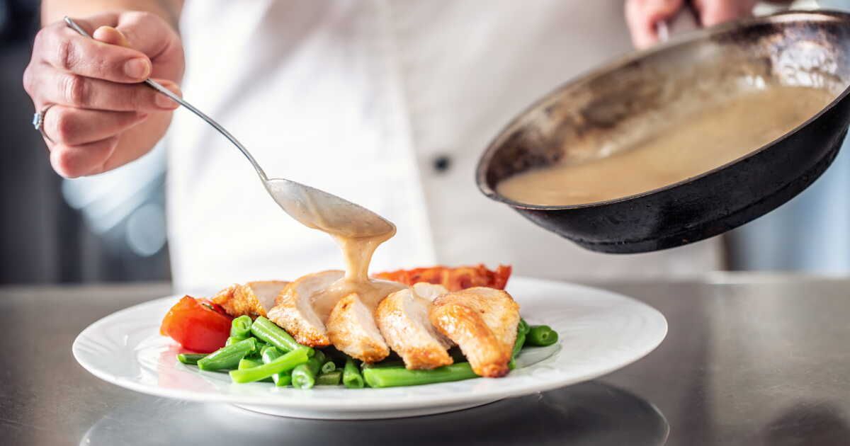 Les sauces incontournables des chefs pour sublimer vos plats