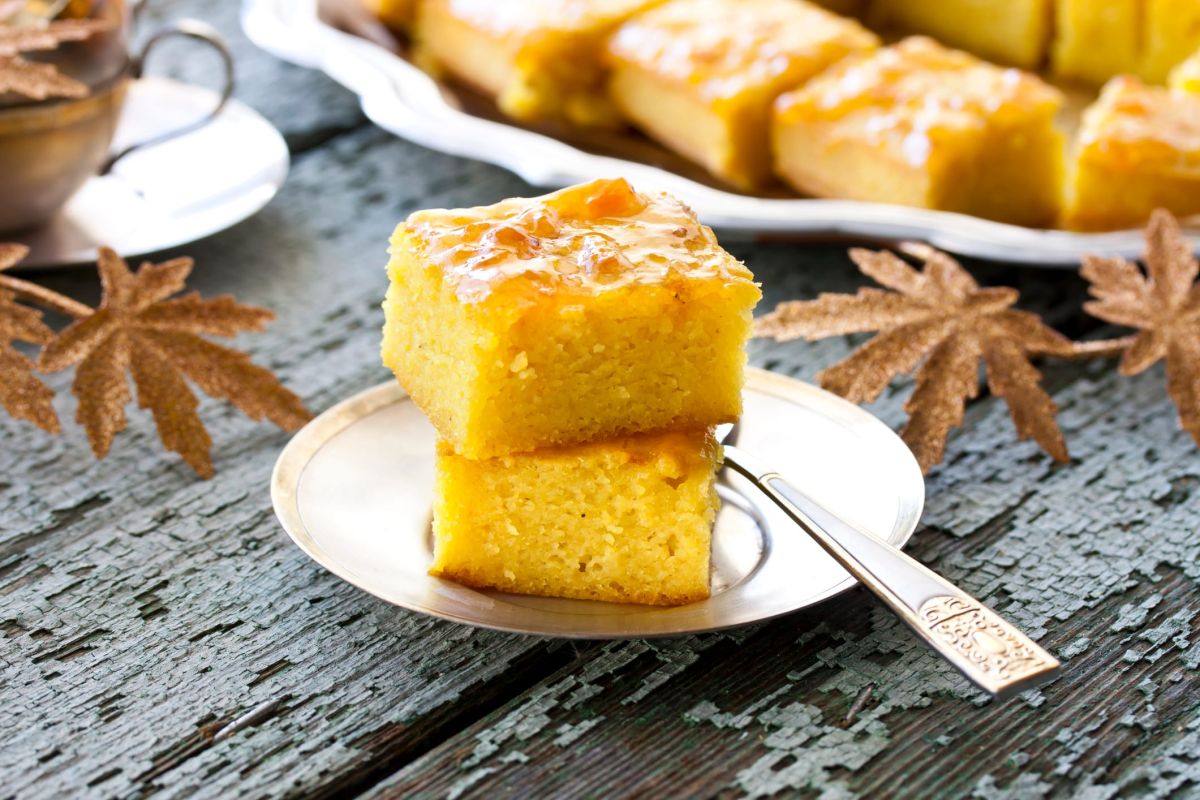 Sublimez votre gâteau de semoule avec ce fruit d'automne succulent