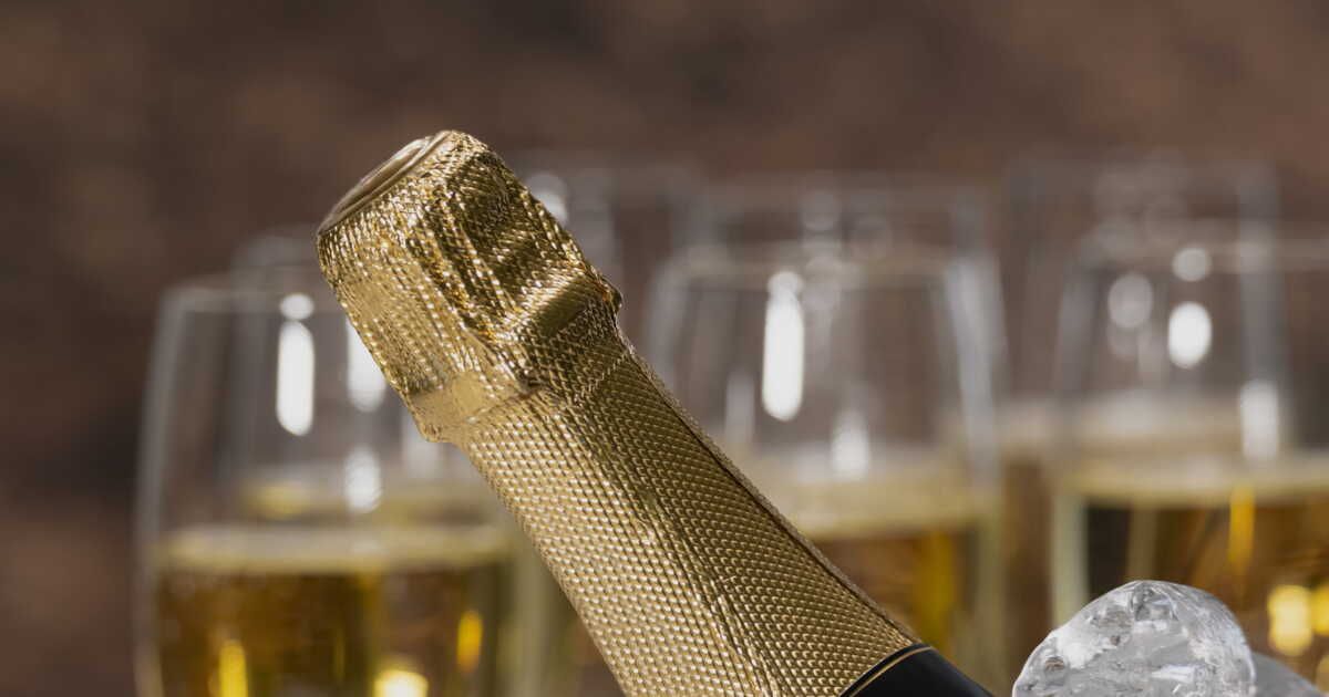 Les alternatives au champagne pour les fêtes : découvrez les crémants abordables