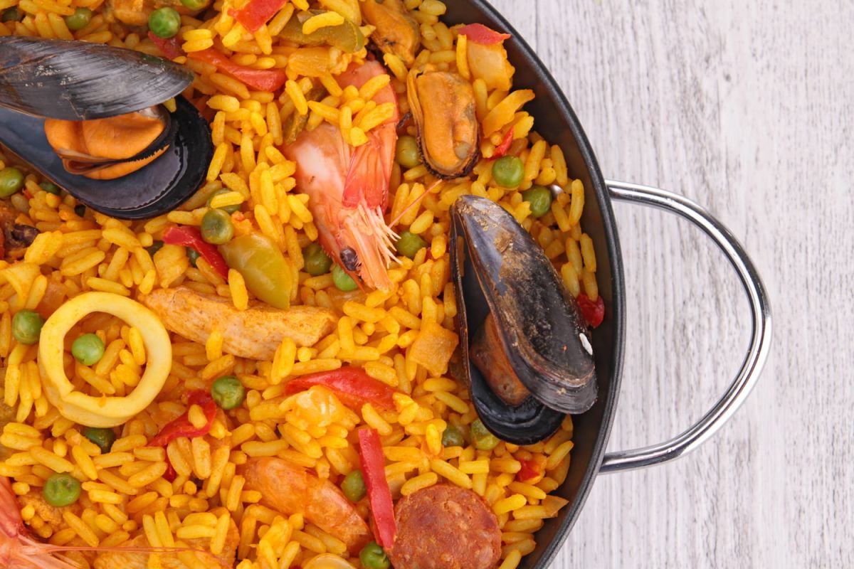 Savourez la paella de Cyril Lignac et transportez vos papilles en Espagne