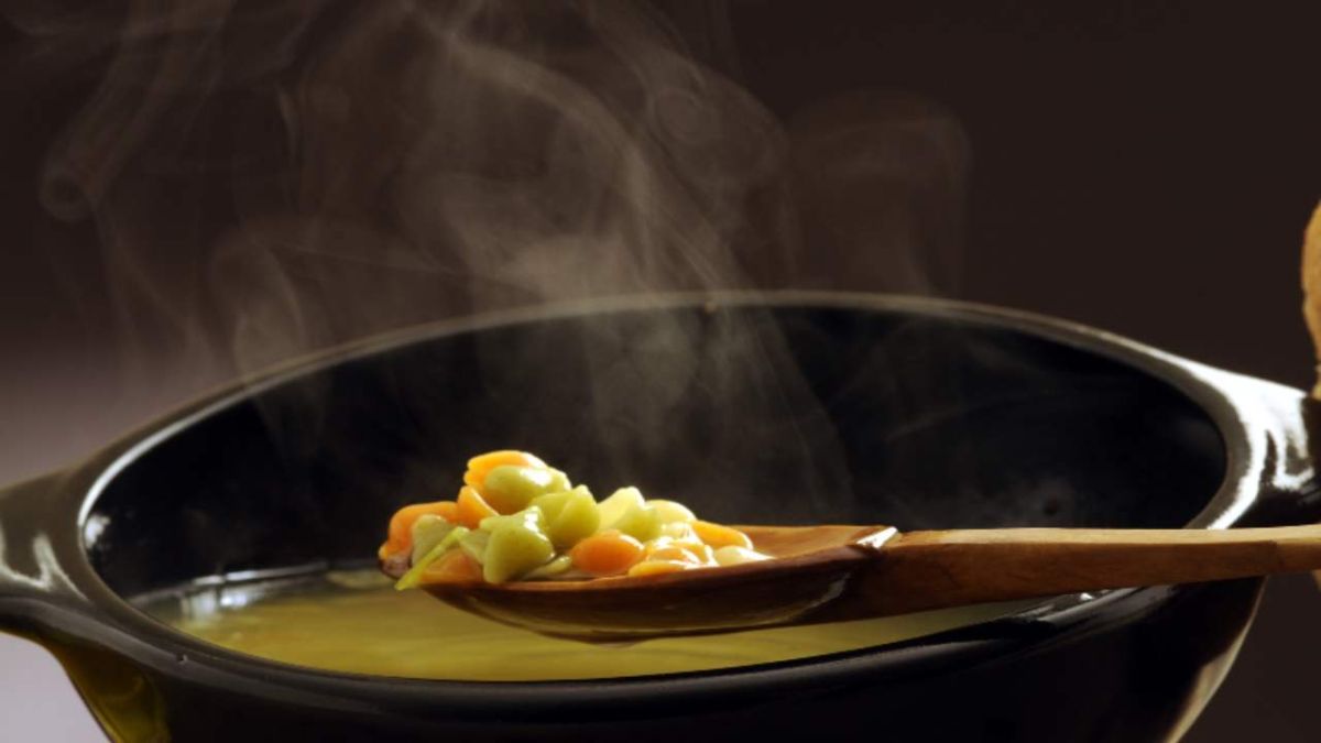 La soupe aux légumes qui ravira tous les palais, découvrez notre recette immanquable