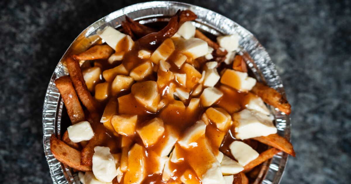 La recette authentique de poutine québécoise