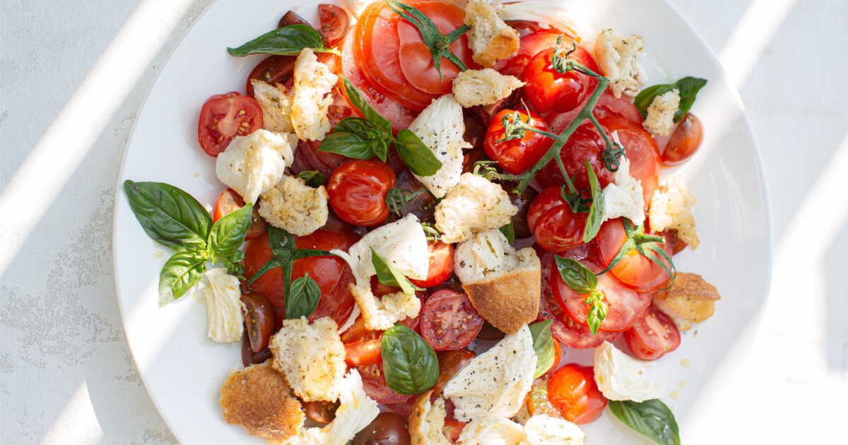 Des salades créatives pour sublimer votre pain rassis