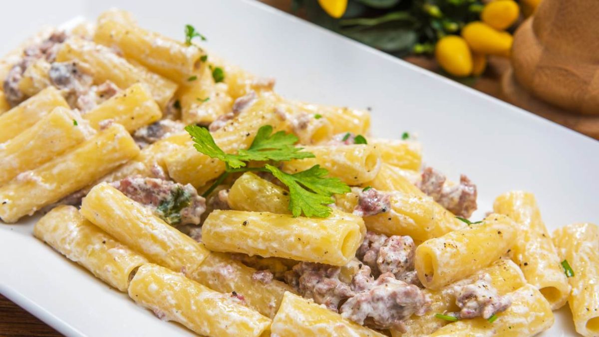 Tortiglioni savoureux : une recette d’été au taleggio et courgettes