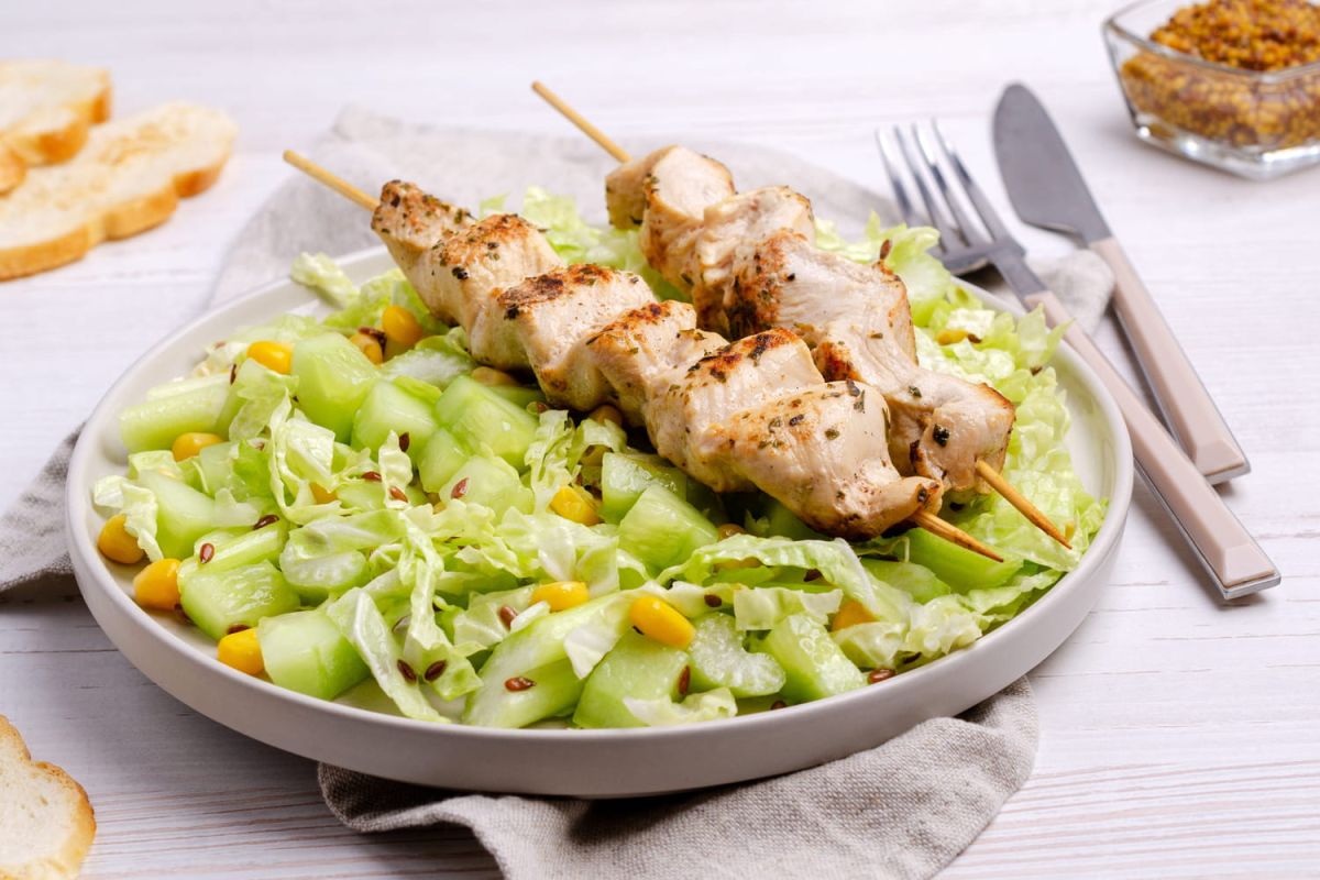 Savourez des brochettes de poulet épicé façon Cyril Lignac
