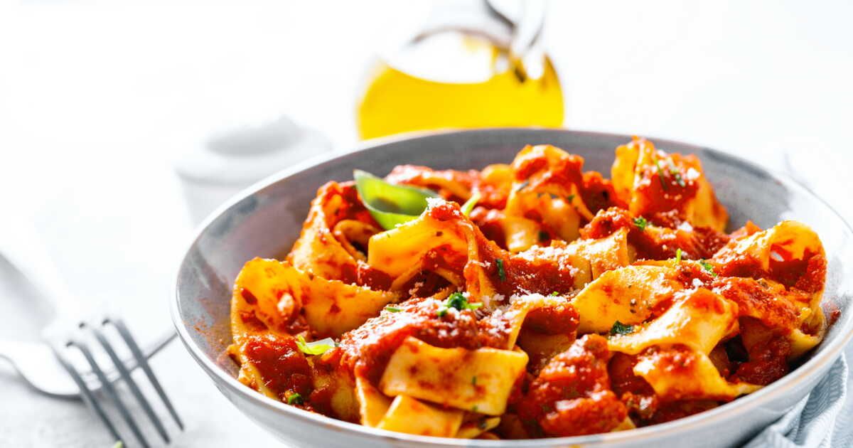 Découvrez les pâtes à la sauce tomate du chef italien Simone Zanoni