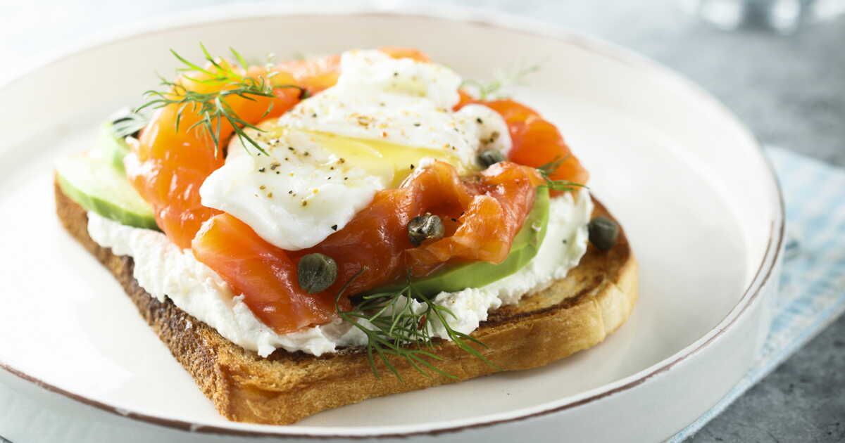 Une tartine de courgettes et truite fumée qui va révolutionner vos repas