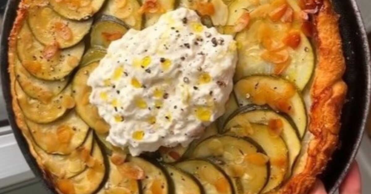 Une tarte tatin courgette et burrata qui fera sensation cet été