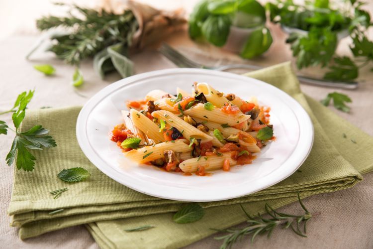 Penne rigate bio barilla aux légumes méditerranéens et herbes fraîches
