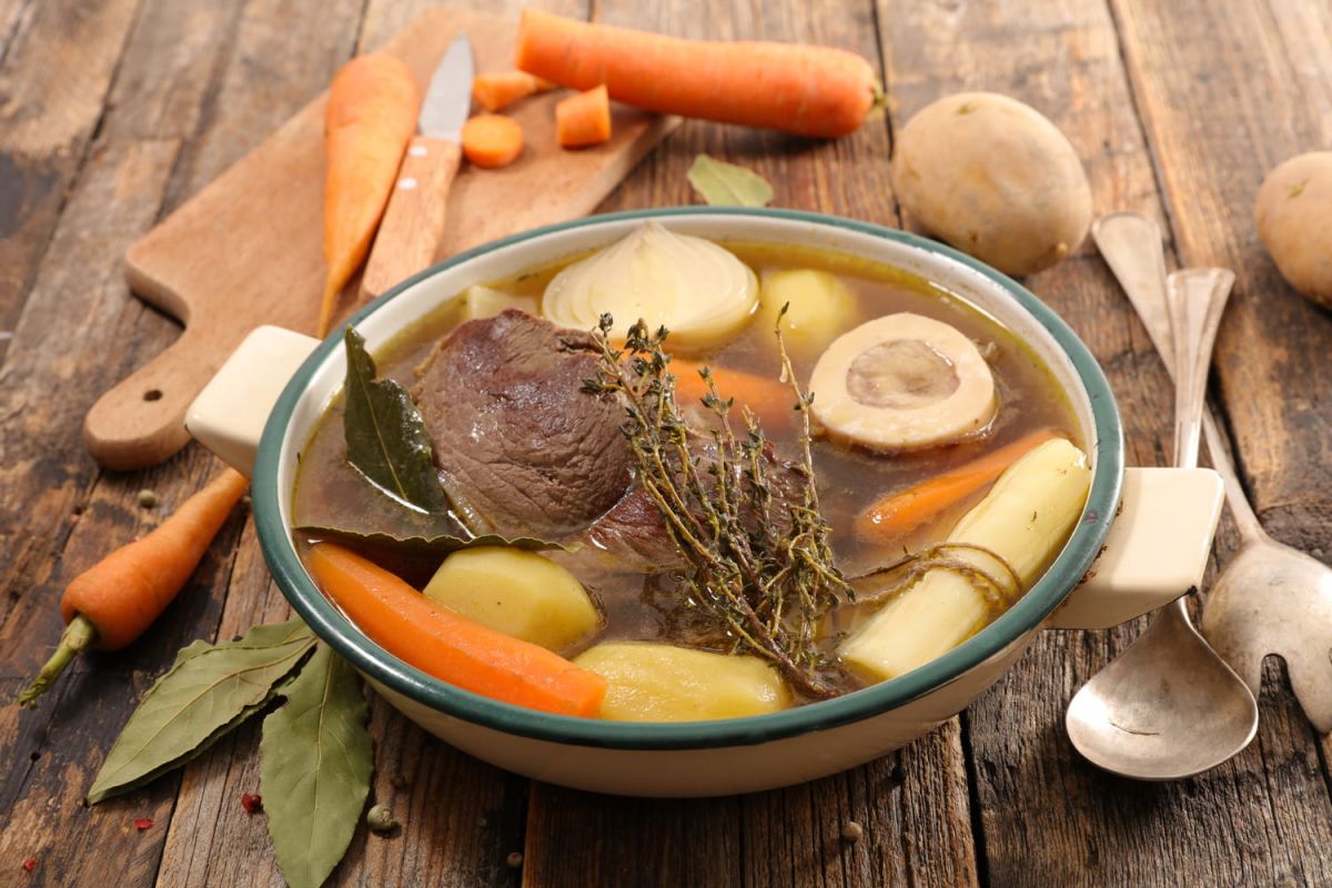 Réveillez les saveurs de votre pot-au-feu : un ingrédient étonnant pour attendrir la viande
