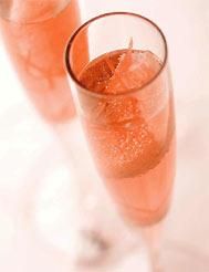 Le charme pétillant du champagne rosé
